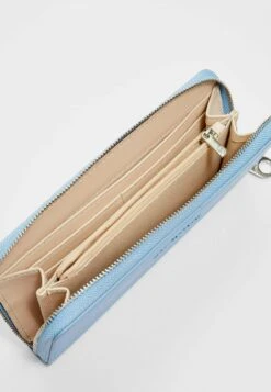 Stradivarius TEXTURED - Geldbörse - Mottled Light Blue 8 Stradivarius TEXTURED - Geldbörse - Mottled Light Blue -Stradivarius Deutschland Verkaufs-Shop 40dd6159caea4c029656af17d76a93c2