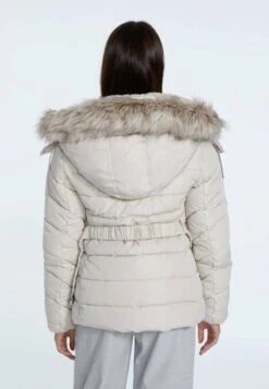 Stradivarius MIT ABNEHMBARER KAPUZE - Winterjacke - Beige 8 Stradivarius MIT ABNEHMBARER KAPUZE - Winterjacke - Beige -Stradivarius Deutschland Verkaufs-Shop 42302631c869498696a1e7107c245a43