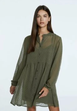 Stradivarius MIT MAOKRAGEN - Blusenkleid - Green