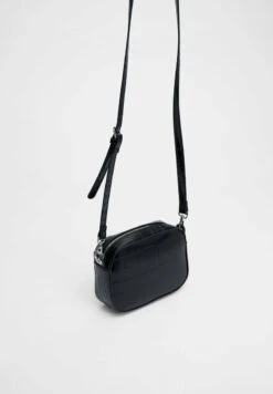 Stradivarius MOCK CROC REPORTER - Umhängetasche - Black 9 Stradivarius MOCK CROC REPORTER - Umhängetasche - Black -Stradivarius Deutschland Verkaufs-Shop 45c9b64552b944de8ccc12cc66c63db2