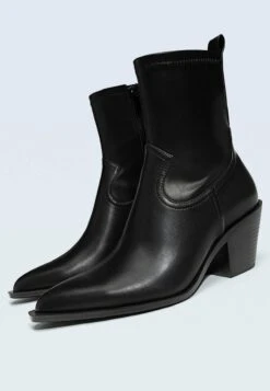 Stradivarius 19405170 - Cowboy-/Bikerstiefelette - Black 11 Stradivarius 19405170 - Cowboy-/Bikerstiefelette - Black -Stradivarius Deutschland Verkaufs-Shop 45ea81fde1664ecf93c578b180aae1df