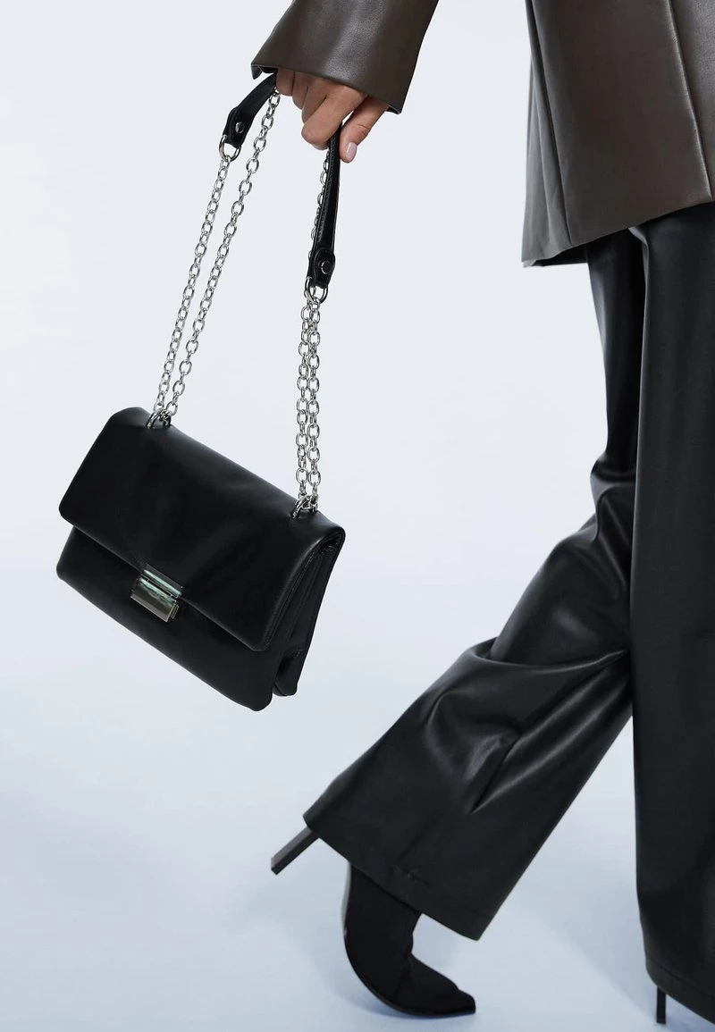 Stradivarius MIT VERSCHLUSS - Umhängetasche - Black 2 Stradivarius MIT VERSCHLUSS - Umhängetasche - Black – Bild 2