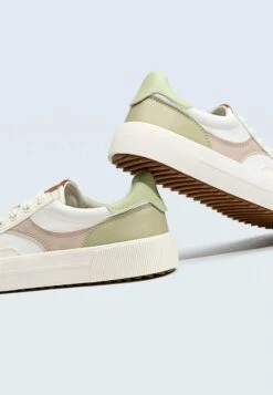 Stradivarius KOMBINIERTE CASUAL-19010171 - Sneaker Low - White -Stradivarius Deutschland Verkaufs-Shop 4604595f989144be863be3936bfd57ed