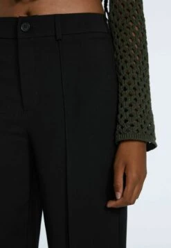 Stradivarius MIT MITTELNAHT - Stoffhose - Black -Stradivarius Deutschland Verkaufs-Shop 4619e55787824b4388f95413e4aa76e9