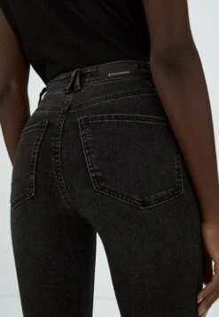 Stradivarius MIT SEHR HOHEM BUND - Jeans Skinny Fit - Black Denim 9 Stradivarius MIT SEHR HOHEM BUND - Jeans Skinny Fit - Black Denim -Stradivarius Deutschland Verkaufs-Shop 4811512d0466414587af869156a35683