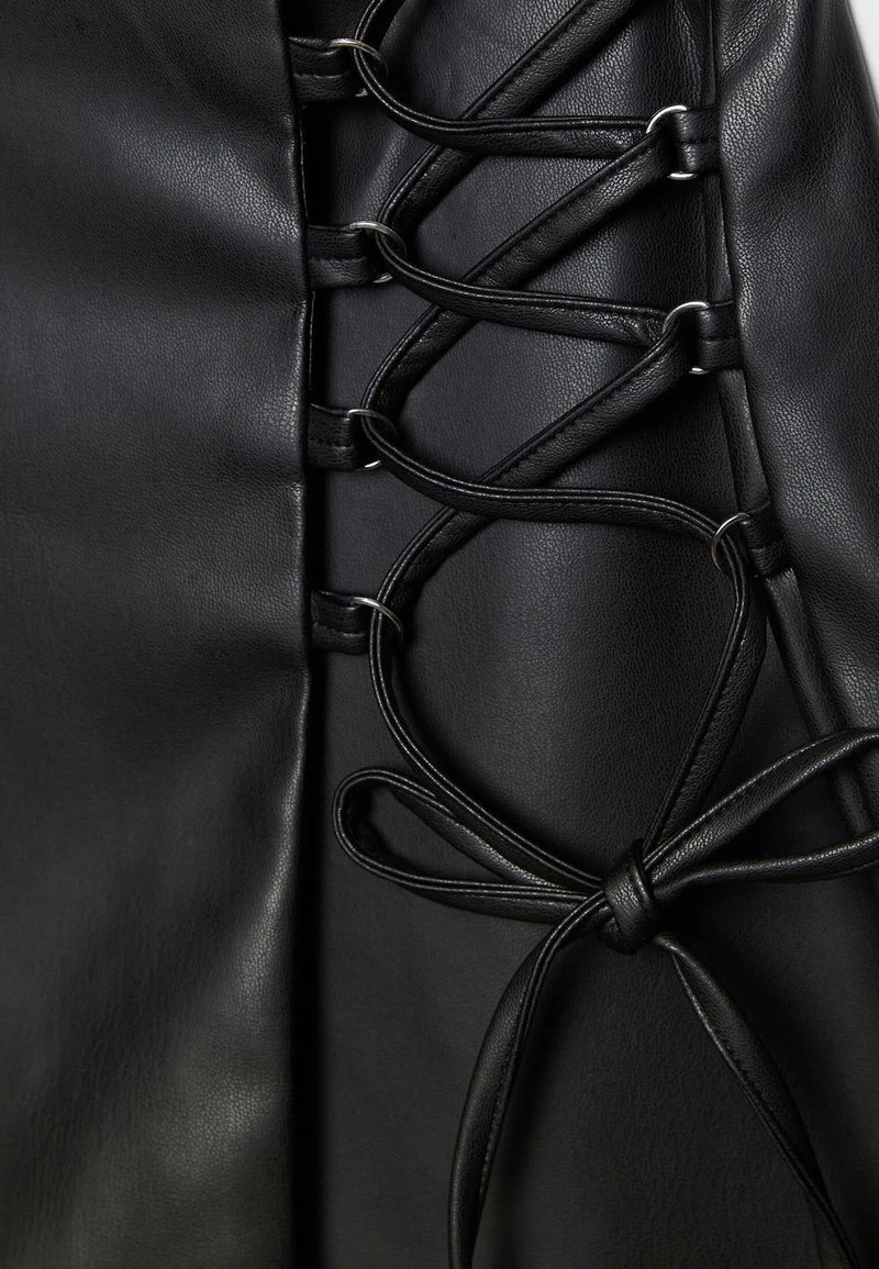 Stradivarius Shorts - Black 6 Stradivarius Shorts - Black – Bild 6