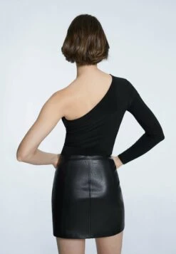 Stradivarius ASYMMETRISCHER DRAPIERTER - Langarmshirt - Metallic Black 8 Stradivarius ASYMMETRISCHER DRAPIERTER - Langarmshirt - Metallic Black -Stradivarius Deutschland Verkaufs-Shop 4db0cc0b35ee4d6f8f8f5b580a5c0828