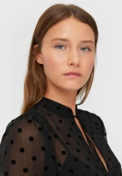 Stradivarius MIT TUPFENPRINT 06306706 - Freizeitkleid - Black -Stradivarius Deutschland Verkaufs-Shop 4f27990cb6e64f4f96a25d3046263fd5