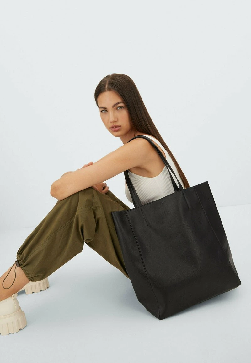 Stradivarius Shopping Bag - Black 2 Stradivarius Shopping Bag - Black – Bild 2