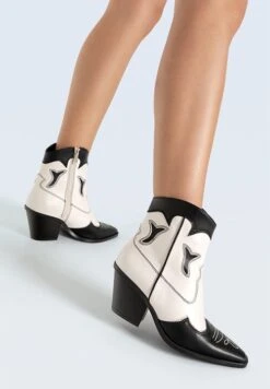 Stradivarius Cowboy-/Bikerstiefelette - Black White