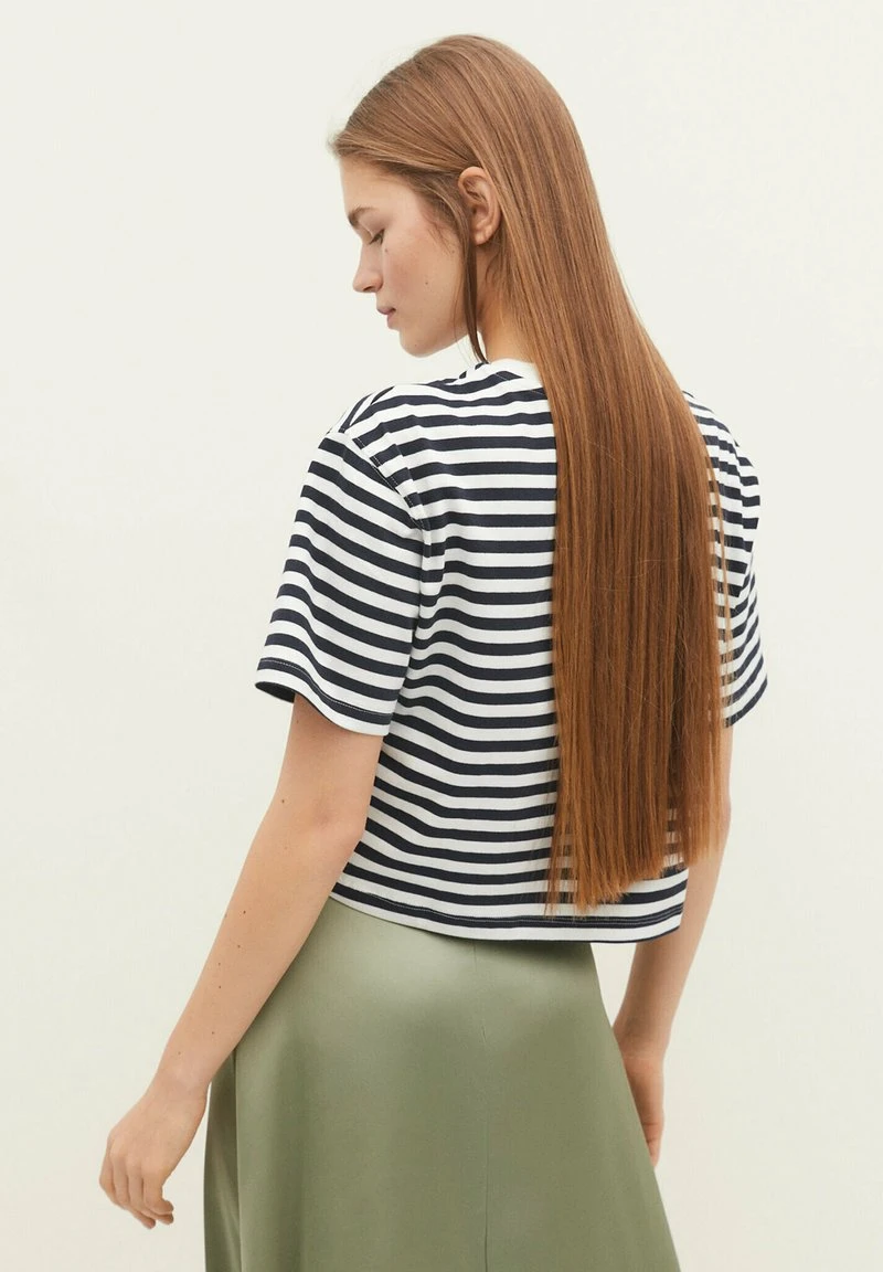 Stradivarius STRIPED CROPPED - T-Shirt Print - Dark Blue 3 Stradivarius STRIPED CROPPED - T-Shirt Print - Dark Blue – Bild 3