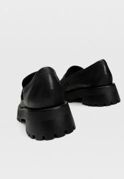Stradivarius WIDE - Slipper - Black 10 Stradivarius WIDE - Slipper - Black -Stradivarius Deutschland Verkaufs-Shop 56628cfd9fb74967b5206f52f0f91424