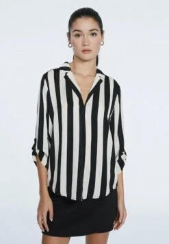 Stradivarius MIT REVERSKRAGEN - Bluse - Beige