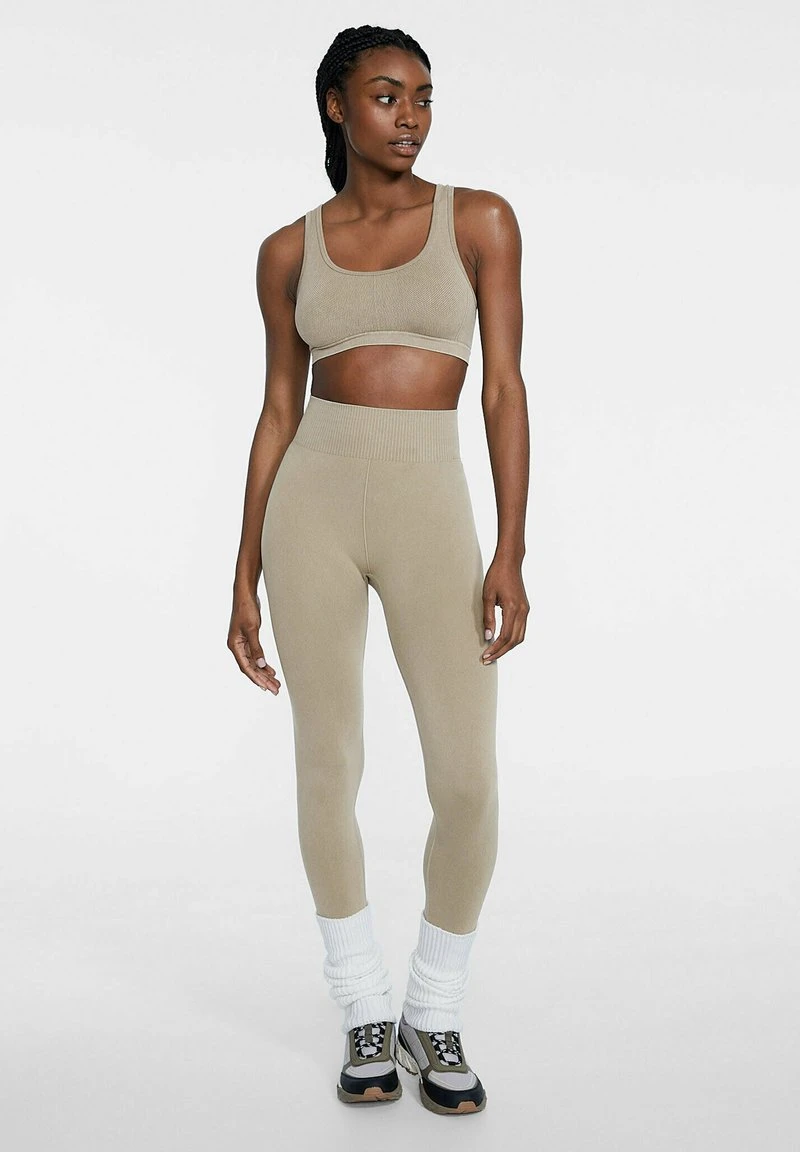 Stradivarius WASHED-EFFECT - Leggings - Hosen - Light Brown 2 Stradivarius WASHED-EFFECT - Leggings - Hosen - Light Brown – Bild 2