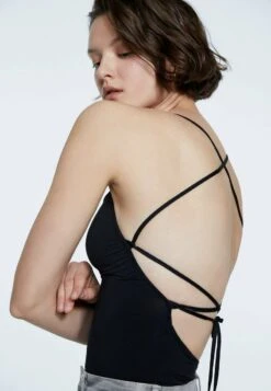 Stradivarius MIT RAFFUNG - Top - Black -Stradivarius Deutschland Verkaufs-Shop 578406e1b6114ba499f571575e53ccb9