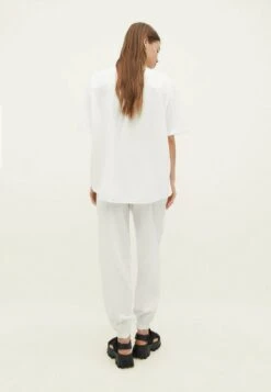 Stradivarius RUSTIC - Hemdbluse - White 8 Stradivarius RUSTIC - Hemdbluse - White -Stradivarius Deutschland Verkaufs-Shop 580e404da9c04e8b965e00080aeca1e3