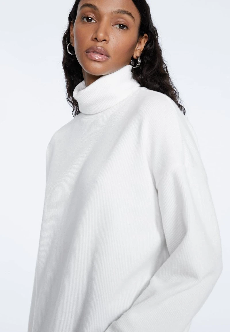 Stradivarius AUFGERAUTES - Strickpullover - Offwhite 4 Stradivarius AUFGERAUTES - Strickpullover - Offwhite – Bild 4