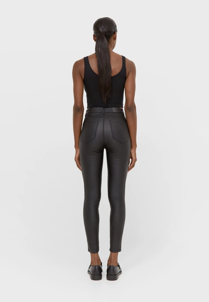 Stradivarius MIT SUPERHOHEM BUND - Stoffhose - Black 3 Stradivarius MIT SUPERHOHEM BUND - Stoffhose - Black – Bild 3