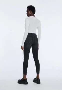 Stradivarius PUSH-UP - Jeans Skinny Fit - Black Denim 8 Stradivarius PUSH-UP - Jeans Skinny Fit - Black Denim -Stradivarius Deutschland Verkaufs-Shop 599e960b3a2543018c45839308e6ab38