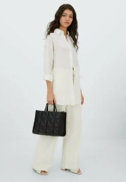 Stradivarius MITTELGROSSE - Shopping Bag - Black 11 Stradivarius MITTELGROSSE - Shopping Bag - Black -Stradivarius Deutschland Verkaufs-Shop 5a68e1528e6b45159f2c92e3f29cc352 1