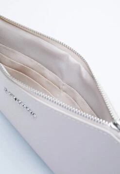 Stradivarius FLACHER MIT GRIFF - Geldbörse - White -Stradivarius Deutschland Verkaufs-Shop 5d8af1c0763b48cc8ef6703582693e49