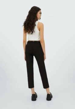 Stradivarius MIT GÜRTEL - Stoffhose - Black 8 Stradivarius MIT GÜRTEL - Stoffhose - Black -Stradivarius Deutschland Verkaufs-Shop 5deb168e1864494398fa0f64d5d7056f