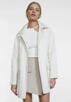 Stradivarius SHORT TECHNICAL WITH HOOD - Parka - Off White