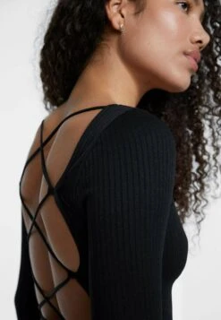 Stradivarius STRAPPY WITH OPEN BACK - Langarmshirt - Black 9 Stradivarius STRAPPY WITH OPEN BACK - Langarmshirt - Black -Stradivarius Deutschland Verkaufs-Shop 5fc7253928cf4d0fb14370d4c8f02486