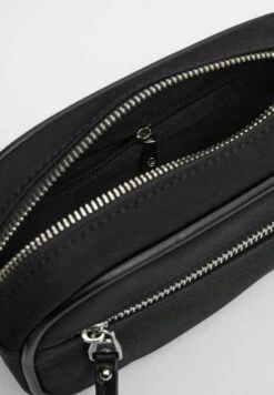 Stradivarius TWILL REPORTER - Umhängetasche - Black 10 Stradivarius TWILL REPORTER - Umhängetasche - Black -Stradivarius Deutschland Verkaufs-Shop 600eeebc370b4fc8b7144b78cb1c697a