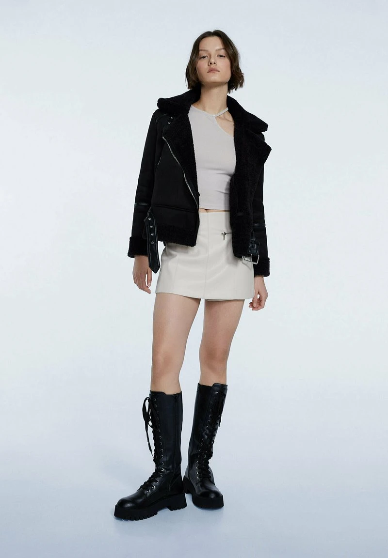 Stradivarius MIT CUT-OUTS - Langarmshirt - Stone 2 Stradivarius MIT CUT-OUTS - Langarmshirt - Stone – Bild 2