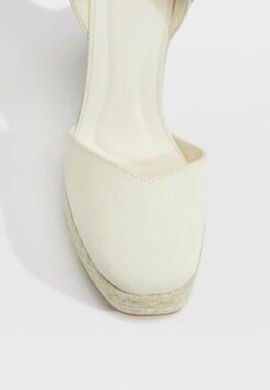 Stradivarius Espadrille - Off-white -Stradivarius Deutschland Verkaufs-Shop 6337e70a83ec4d5ca49730856b8e3715