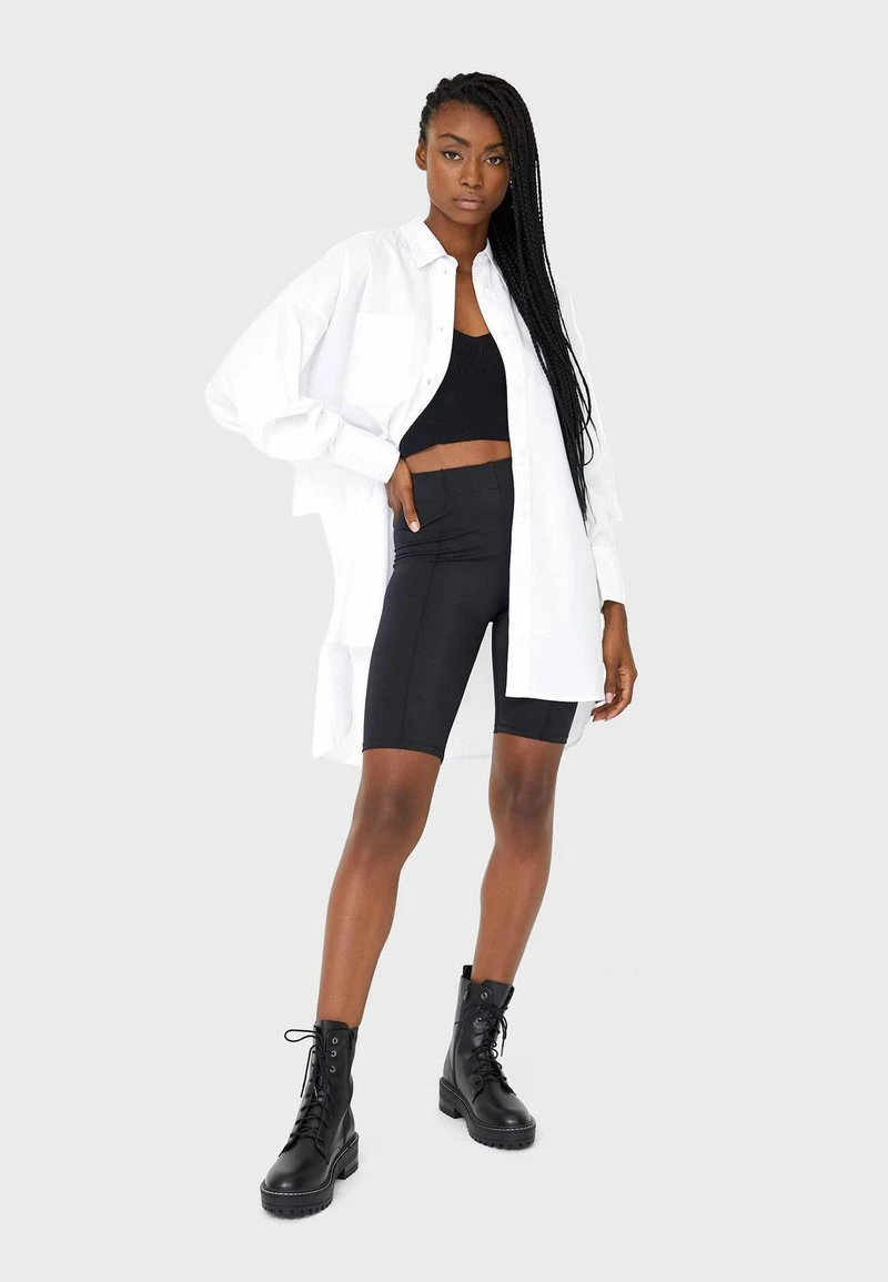 Stradivarius RADLER - Shorts - Black 2 Stradivarius RADLER - Shorts - Black – Bild 2