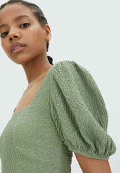 Stradivarius MIDI MIT GESCHNÜRTER RÜCKENPARTIE 07191182 - Freizeitkleid - Light Green -Stradivarius Deutschland Verkaufs-Shop 64cb41c9e14f4e2798a4a315d1f74170