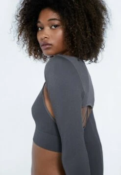 Stradivarius NAHTLOSER - Strickjacke - Dark Grey 9 Stradivarius NAHTLOSER - Strickjacke - Dark Grey -Stradivarius Deutschland Verkaufs-Shop 64db344d3e264e45bd225ae08ce612b6