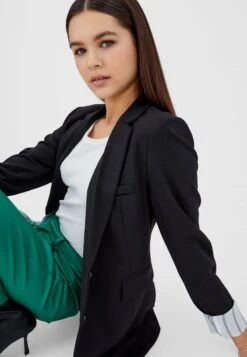 Stradivarius Kurzmantel - Schwarz 9 Stradivarius Kurzmantel - Schwarz -Stradivarius Deutschland Verkaufs-Shop 67a282ee0d1d4b90b1bfc3229db853dc