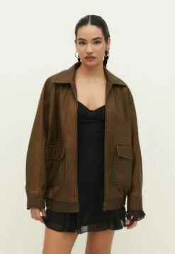 Stradivarius FADED EFFECT WITH POCKETS - Kunstlederjacke - Camel