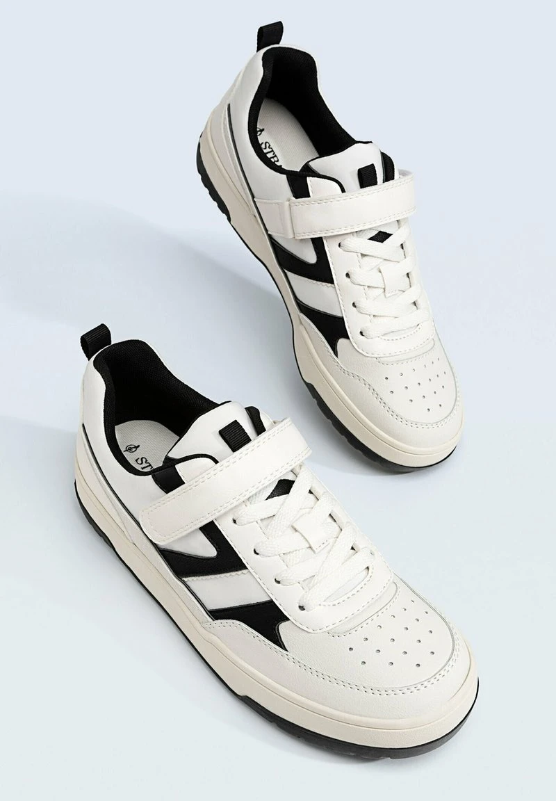 Stradivarius WITH STRAP DETAIL - Sneaker Low - Black 4 Stradivarius WITH STRAP DETAIL - Sneaker Low - Black – Bild 4