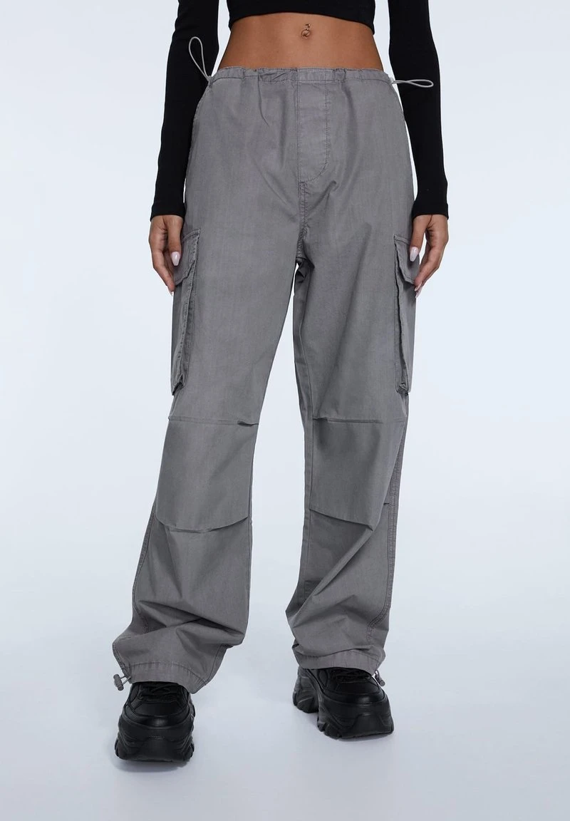 Stradivarius PARACHUTE - Cargohose - Light Grey 1 Stradivarius PARACHUTE - Cargohose - Light Grey