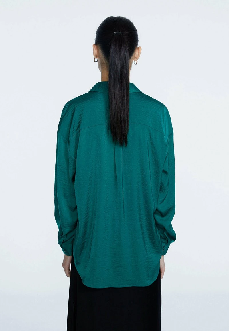 Stradivarius Hemdbluse - Mottled Green 3 Stradivarius Hemdbluse - Mottled Green – Bild 3