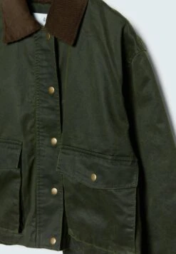 Stradivarius CROPPED WAXED-EFFECT - Übergangsjacke - Khaki 11 Stradivarius CROPPED WAXED-EFFECT - Übergangsjacke - Khaki -Stradivarius Deutschland Verkaufs-Shop 6d9dcfa2a62e48e48d51bae4d79a64d6