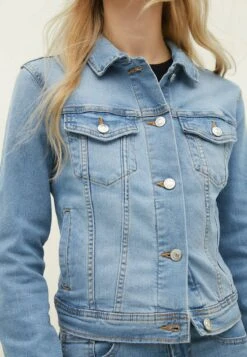 Stradivarius Jeansjacke - Light Blue -Stradivarius Deutschland Verkaufs-Shop 6e717d9614a74b8ab9abf830f13dcd93