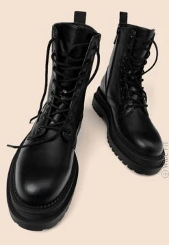 Stradivarius Schnürstiefelette - Black -Stradivarius Deutschland Verkaufs-Shop 7011fa536a644d29b4e7042eb9e3278d