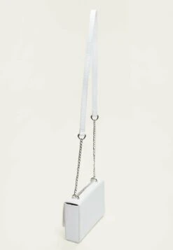 Stradivarius RIGID MOCK CROC - Umhängetasche - White -Stradivarius Deutschland Verkaufs-Shop 7035feb5dfbd464cac734c22c502ec0a