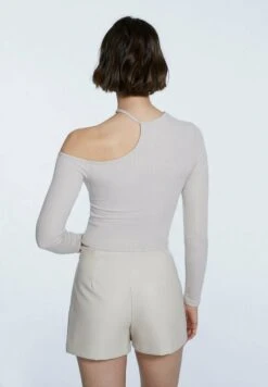 Stradivarius MIT CUT-OUTS - Langarmshirt - Stone 8 Stradivarius MIT CUT-OUTS - Langarmshirt - Stone -Stradivarius Deutschland Verkaufs-Shop 70cfa3e594a34f20bc306633eade6a80