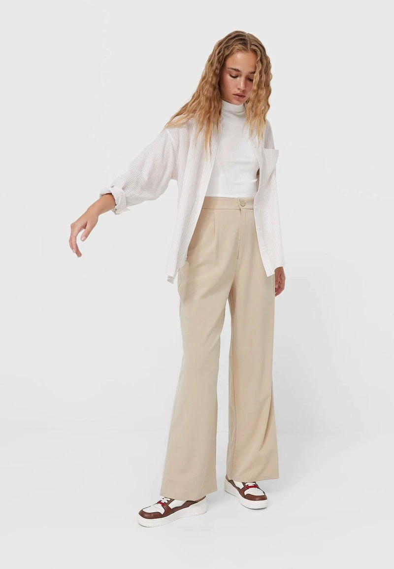 Stradivarius MIT GERIPPTEM STEHKRAGEN - Top - White 2 Stradivarius MIT GERIPPTEM STEHKRAGEN - Top - White – Bild 2