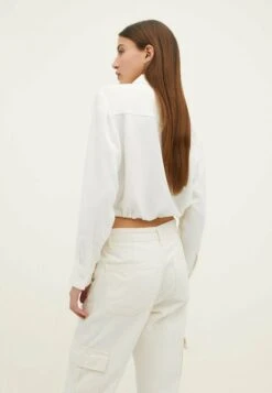 Stradivarius UTILITY - Hemdbluse - Off White 8 Stradivarius UTILITY - Hemdbluse - Off White -Stradivarius Deutschland Verkaufs-Shop 718e0adf86794067ac41b707bbeec5e7