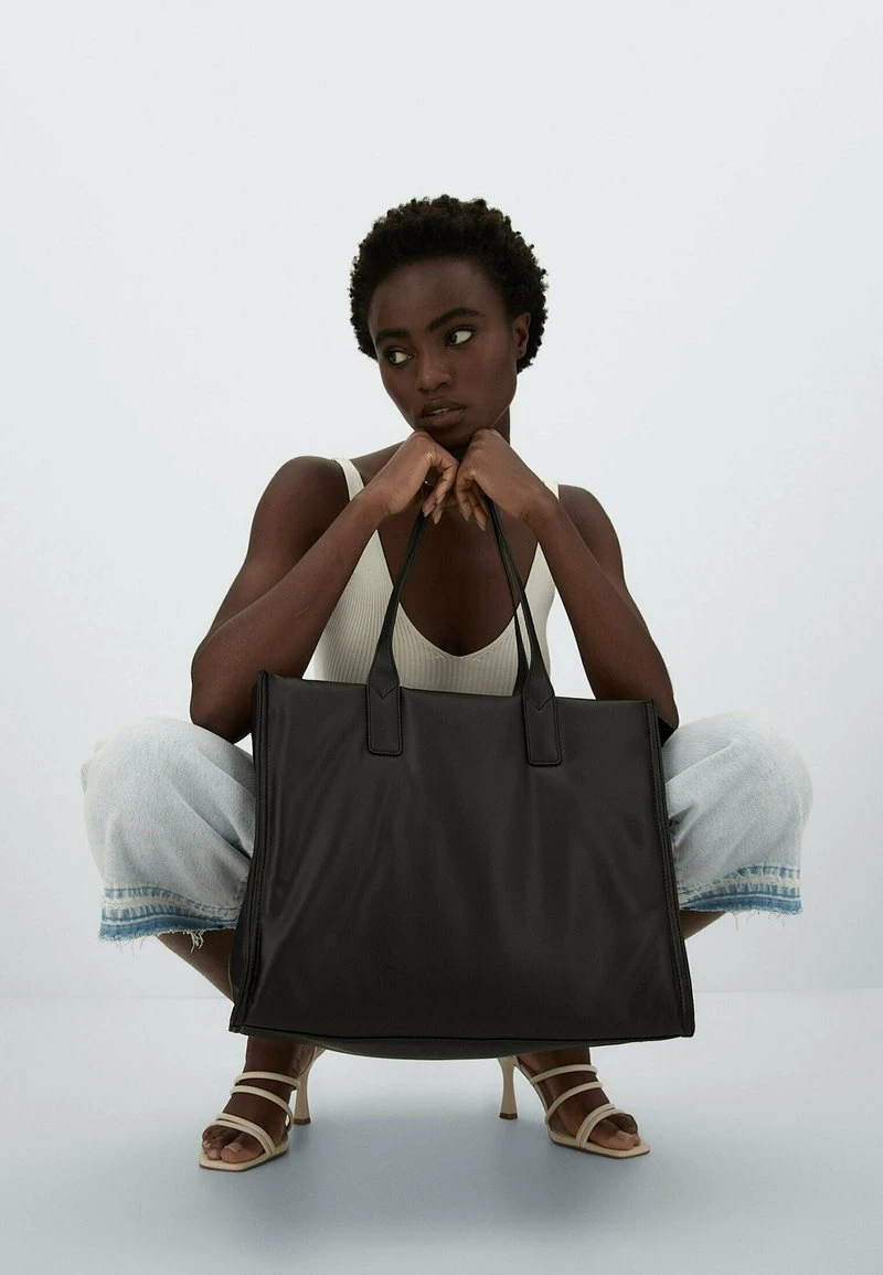 Stradivarius GESTEPPTE - Shopping Bag - Black 2 Stradivarius GESTEPPTE - Shopping Bag - Black – Bild 2