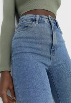 Stradivarius Jeans Relaxed Fit - Light Blue 8 Stradivarius Jeans Relaxed Fit - Light Blue -Stradivarius Deutschland Verkaufs-Shop 73f6e285ed4c4184ab95cf5e5f5827b9