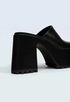 Stradivarius Pantolette Hoch - Black 11 Stradivarius Pantolette Hoch - Black -Stradivarius Deutschland Verkaufs-Shop 750893e9564446be9e2b38931c3f1fba