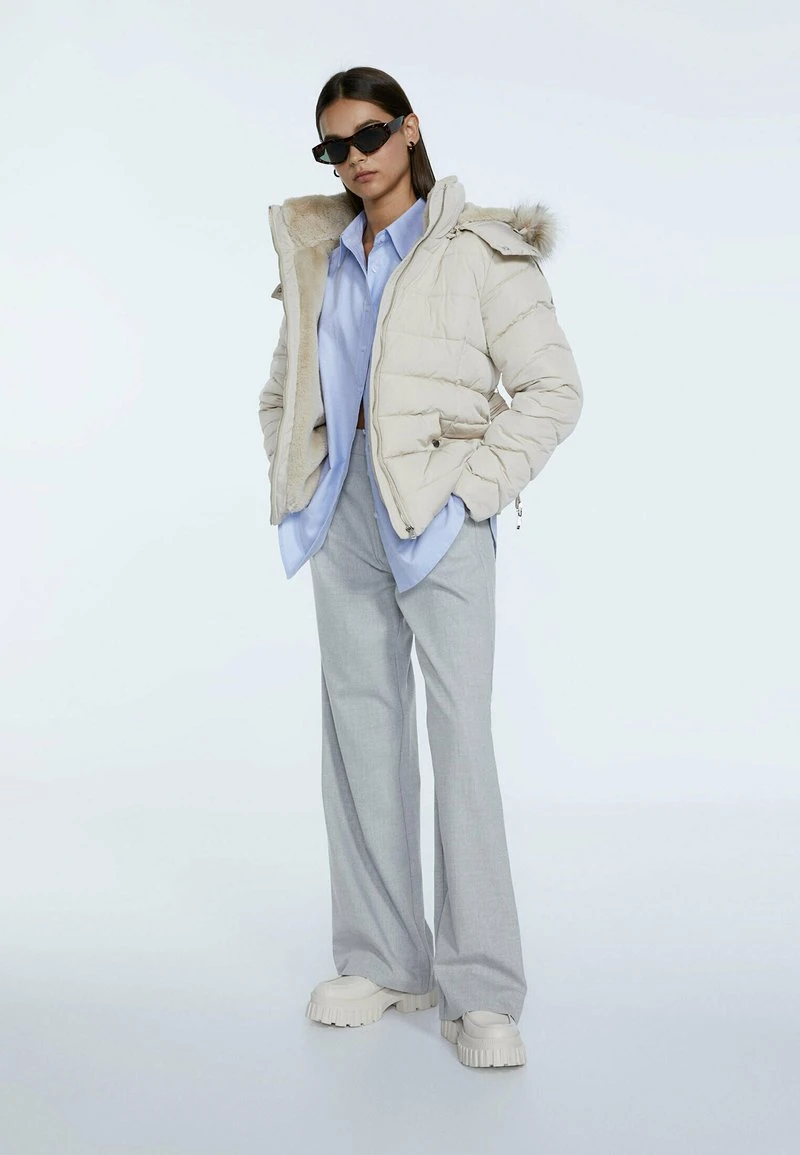 Stradivarius MIT ABNEHMBARER KAPUZE - Winterjacke - Beige 2 Stradivarius MIT ABNEHMBARER KAPUZE - Winterjacke - Beige – Bild 2